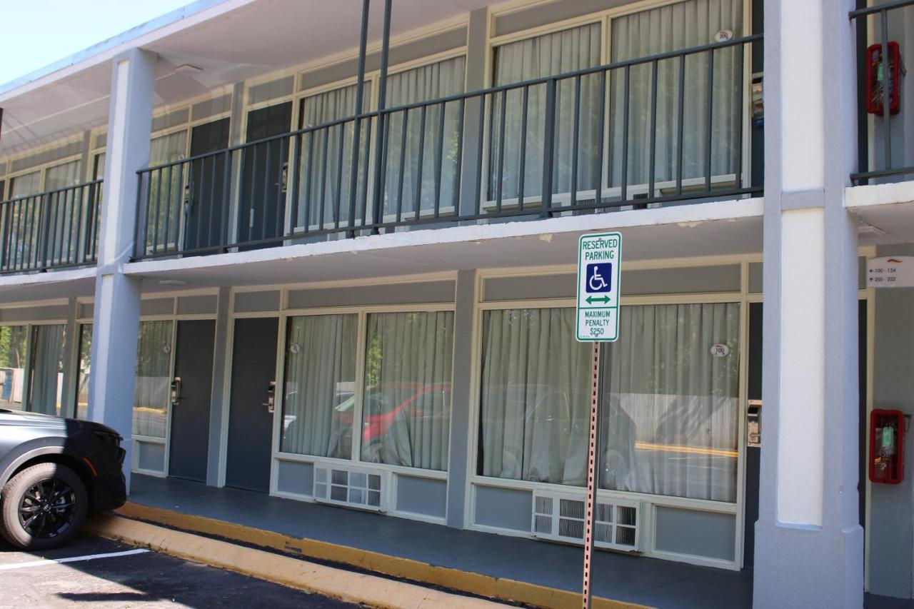 Super 8 By Wyndham Morganton Hotell Eksteriør bilde
